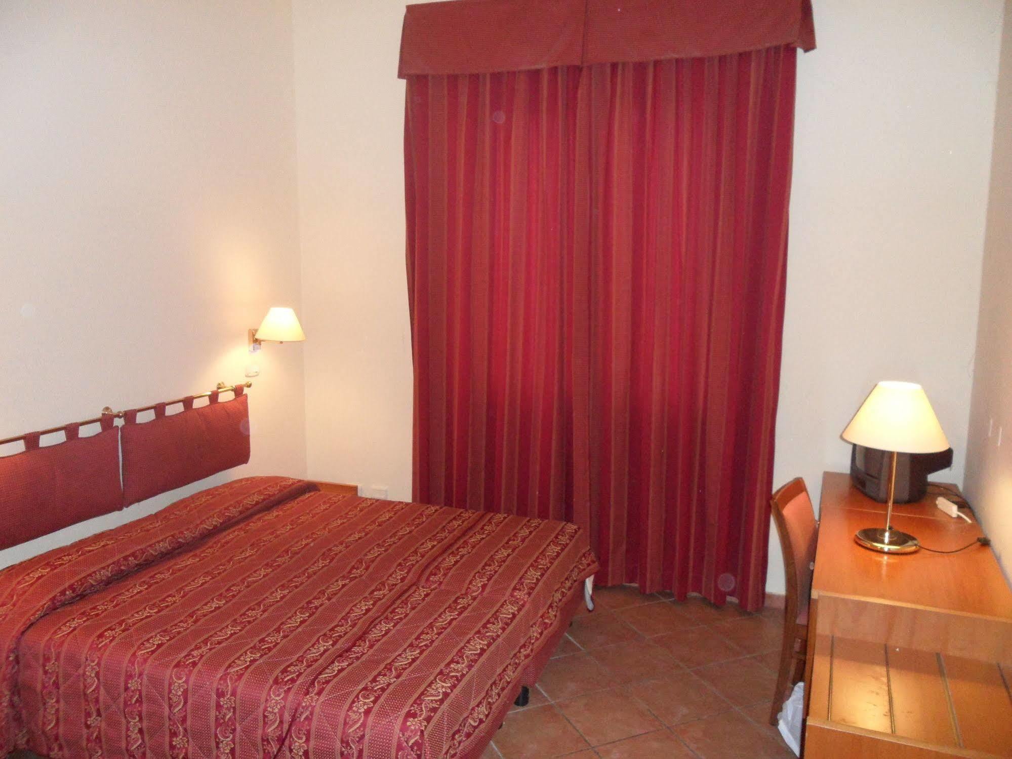 Hotel La Vedetta リヴォルノ エクステリア 写真